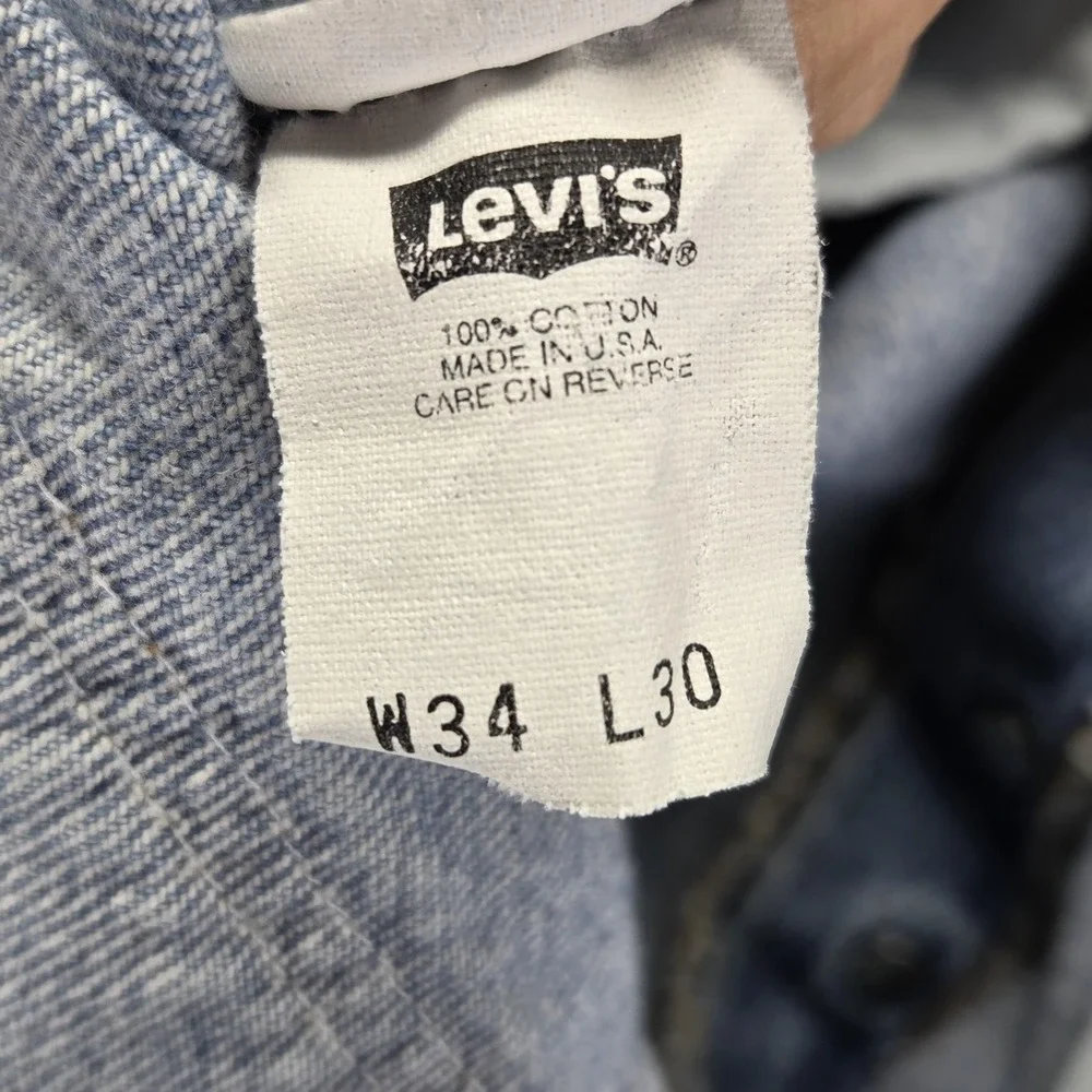 Vintage Levis 501 Jeans Mens Blue Light Wash Made In USA Button Fly Fits 31x30